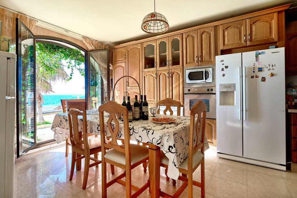 Vila Casa De Sueno En La Playa Adra Exteriér fotografie